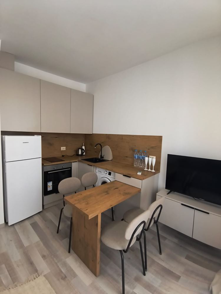 Nový apartmán s jednou ložnicí ve Sveti Vlas – moderní bydlení bez poplatku za údržbu, připravené k nastěhování