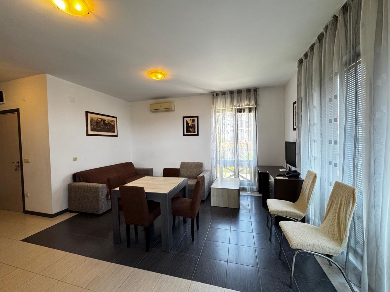 Apartmán s výhledem na moře v Černomorci – komfort, luxusní komplex a dokonalá prázdninová atmosféra