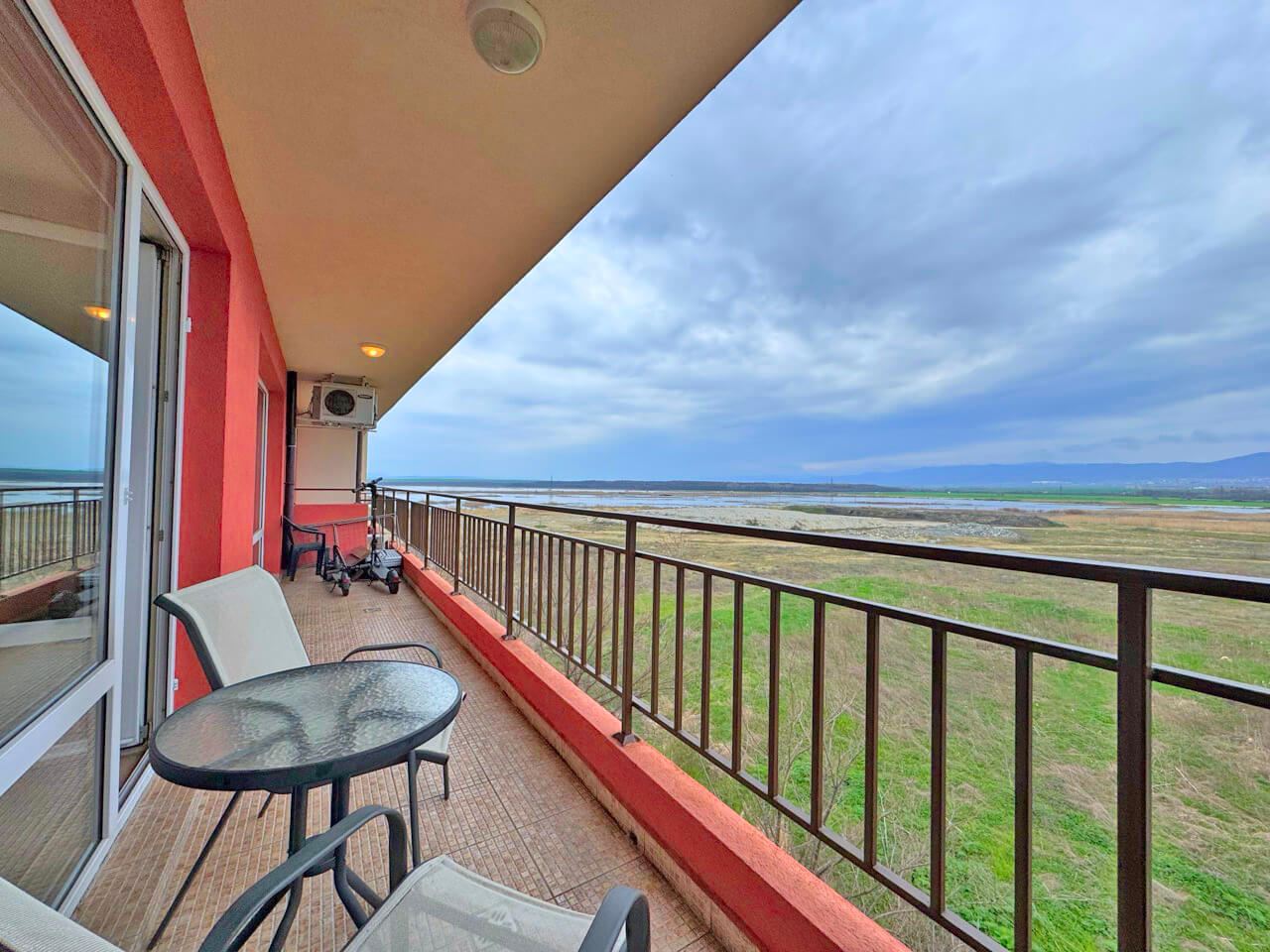 Byt s jednou ložnicí na Slunečném pobřeží – útulnost, komfort a plnohodnotný život u moře