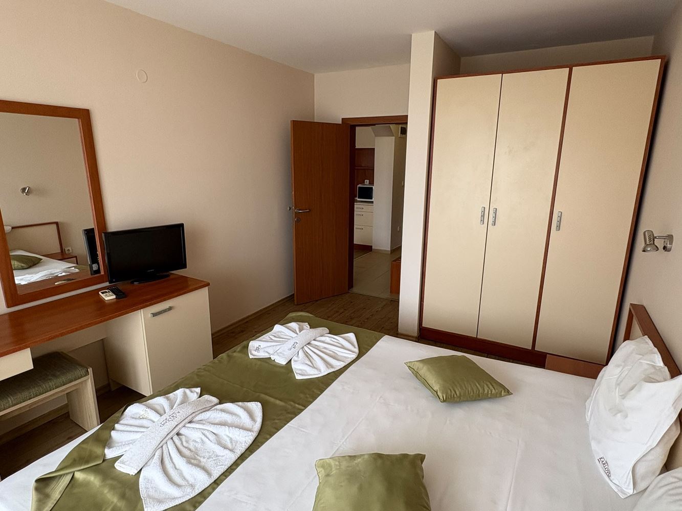 Apartmán s jednou ložnicí 300 m od moře ve Slunečném pobřeží – vynikající investice u moře
