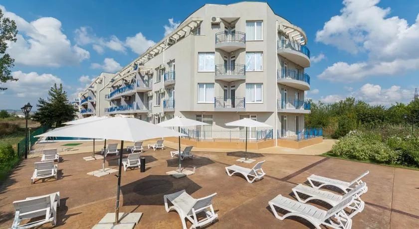 Útulné studio v blízkosti Cacao Beach – klid, zeleň a skvělé místo u moře