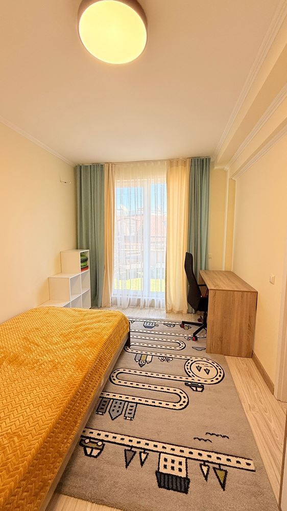 Luxusní mezonet se třemi ložnicemi v srdci Slunečného Pobřeží – prostor, styl a komfort na dvou úrovních