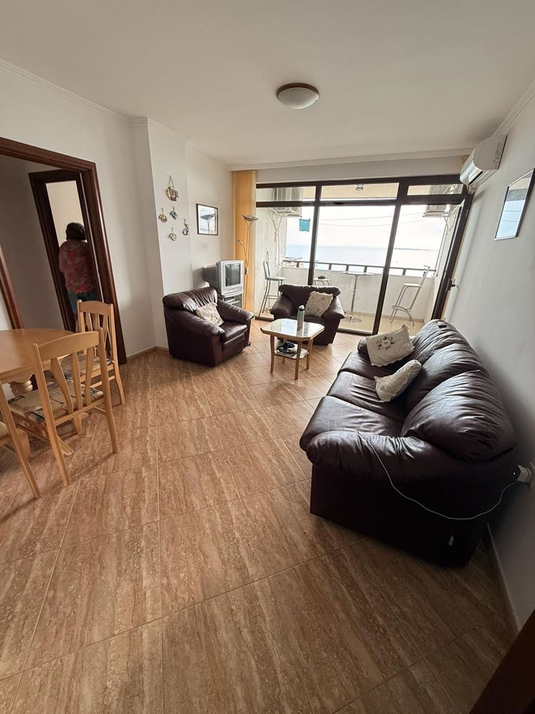 Apartmán se dvěma ložnicemi na první linii u moře ve Sveti Vlas – komfort, prostornost a jedinečný výhled na moře