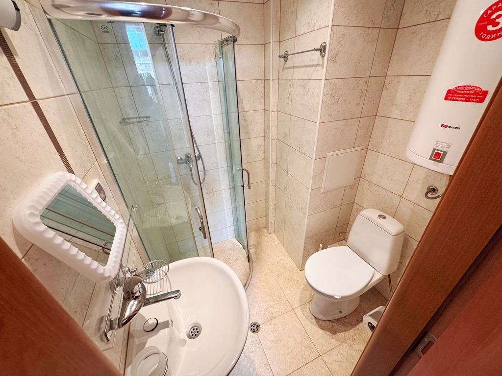 Dvoupokojový apartmán s výhledem na bazén v prestižním komplexu ve Slunečném pobřeží