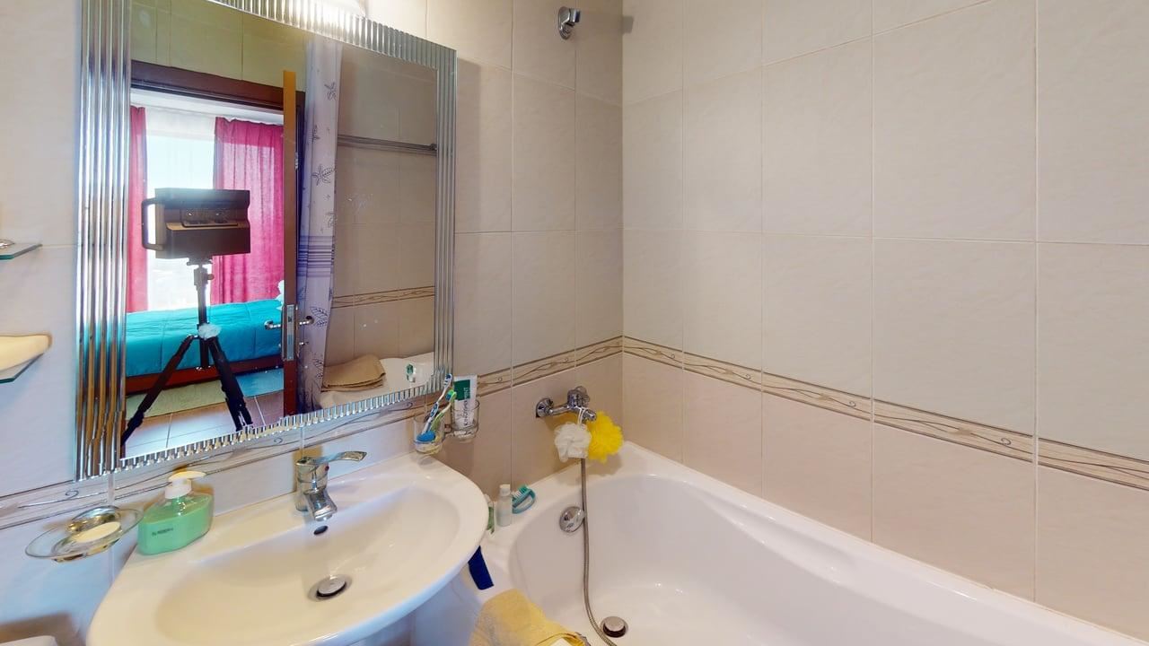 Prostorný apartmán s jednou ložnicí a výhledem na moře v oblasti Slunečného pobřeží
