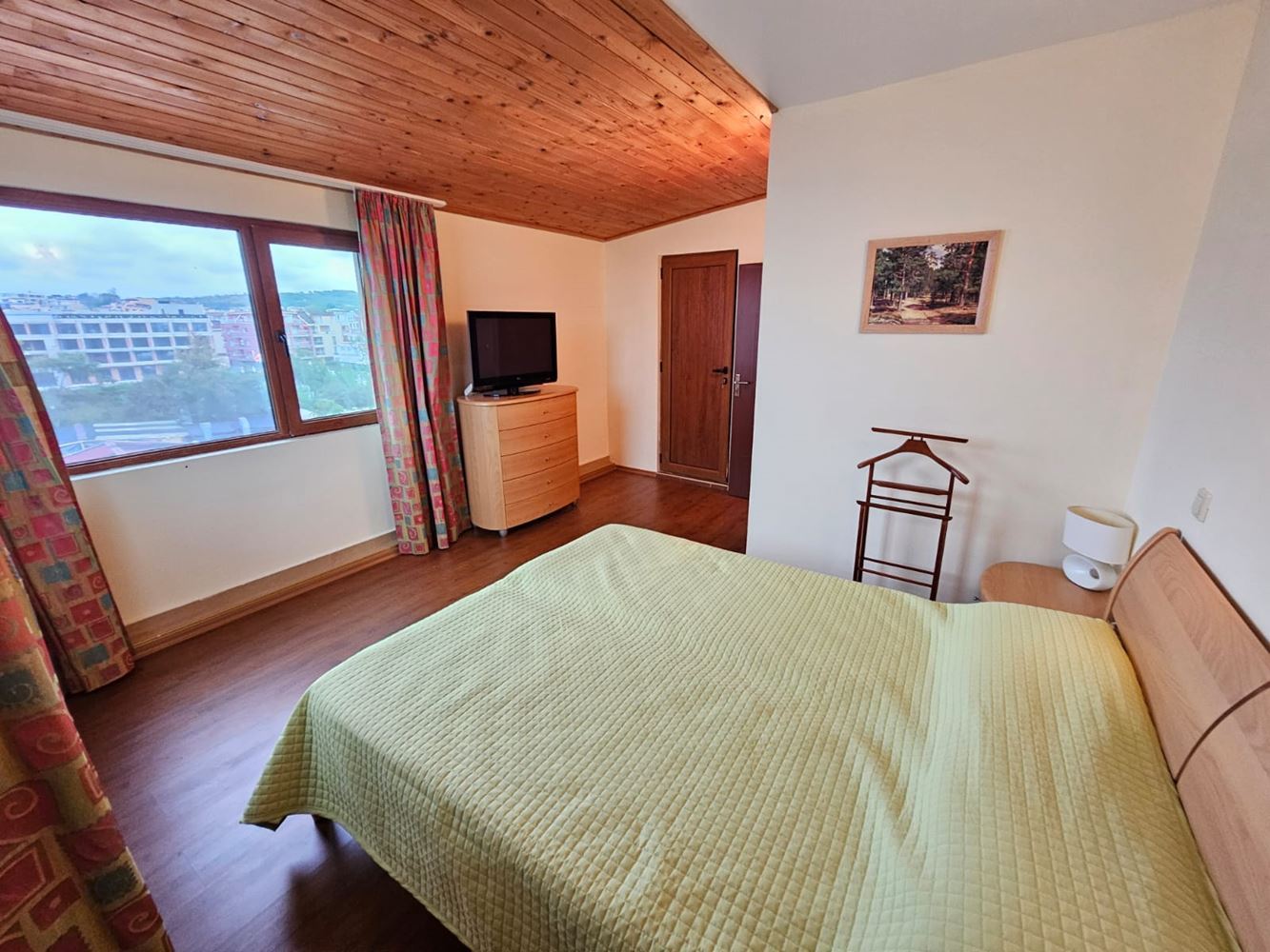 Prostorný apartmán se třemi ložnicemi na první linii moře v Sozopolu s unikátní panoramatickou terasou