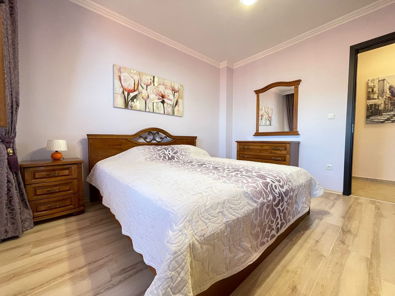 Panoramatický apartmán se třemi ložnicemi jen pár kroků od moře a jachtařského přístavu ve Sveti Vlas