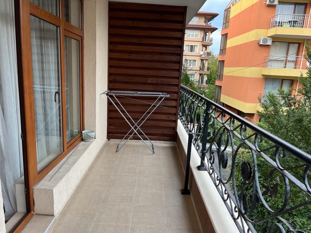 Prostorný apartmán s jednou ložnicí na první linii v malebné Ravdě