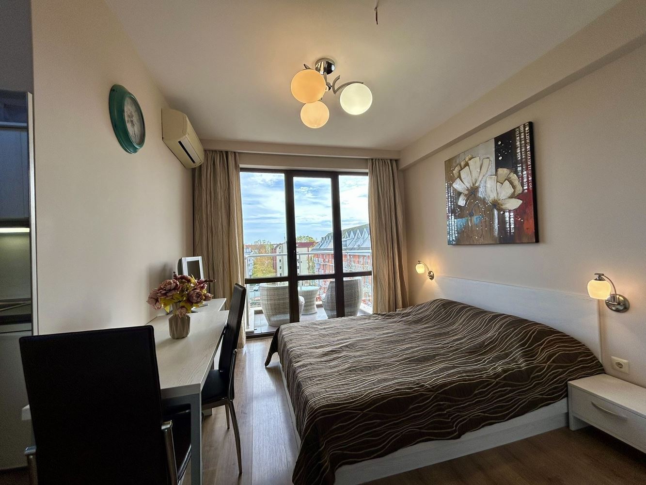 Moderní studio v prestižním komplexu na Slunečném pobřeží – ideální pro investici i komfortní bydlení