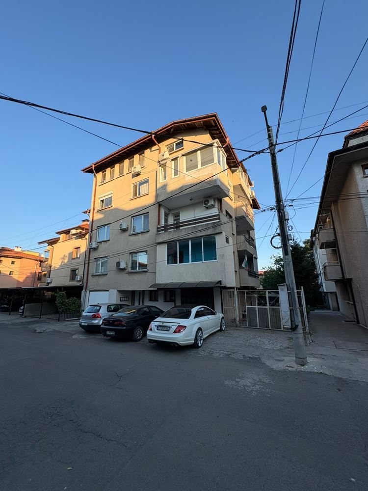 Zařízený byt s jednou ložnicí 400 m od moře v Sarafovu – bez poplatku za údržbu