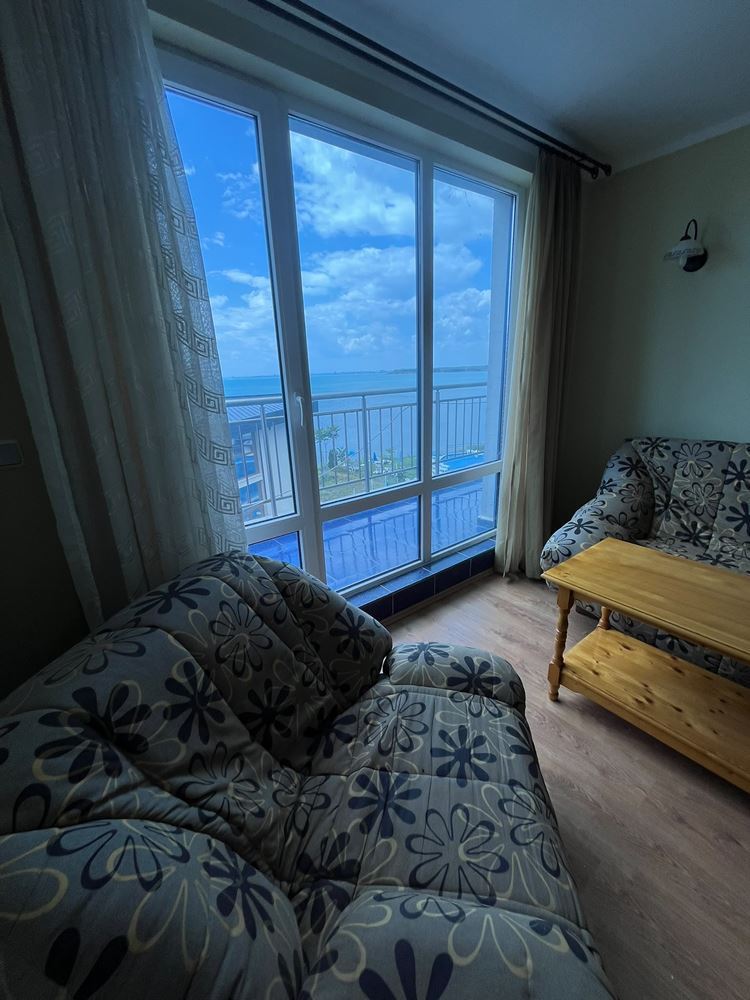 Apartmán se dvěma ložnicemi v první linii v Pomorie s působivým panoramatickým výhledem na moře