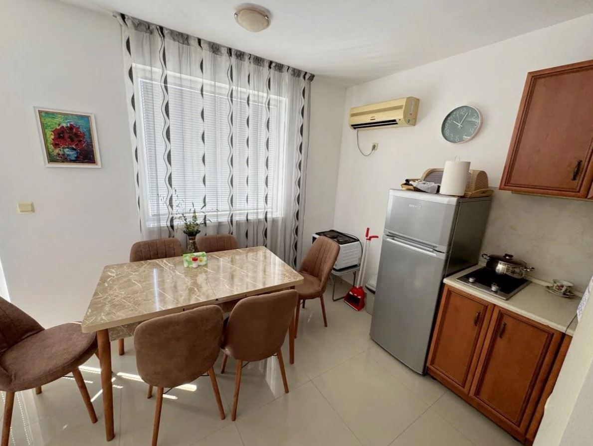 Apartmán s jednou ložnicí v Ravdě – kompletně zařízený, v obytném domě a 500 metrů od moře