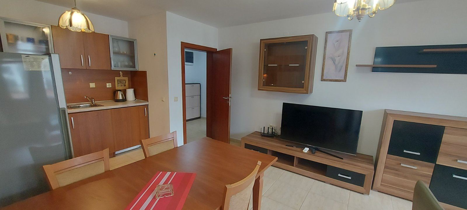 Prostorný apartmán s výhledem na moře ve Sveti Vlas – komfort, zeleň a prestižní lokalita