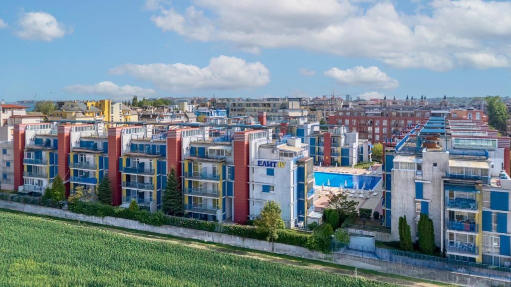 Prostorné zařízené studio v moderním komplexu pouhých 300 metrů od moře na Slunečném pobřeží