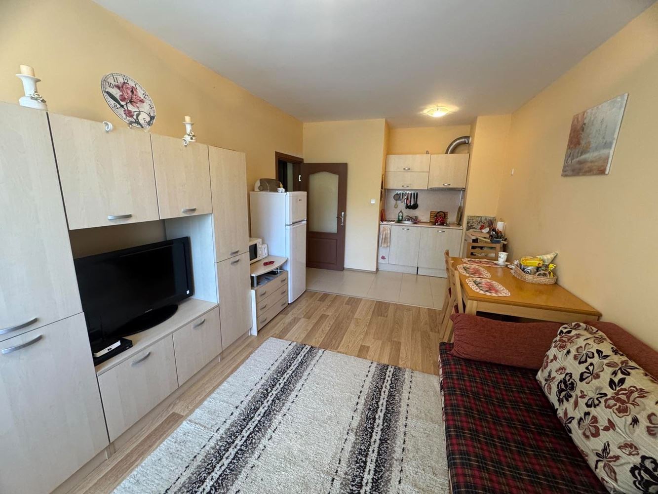 Apartmán s jednou ložnicí ve Starém městě Pomorie – kompletně zařízený, v obytné budově a připravený k nastěhování