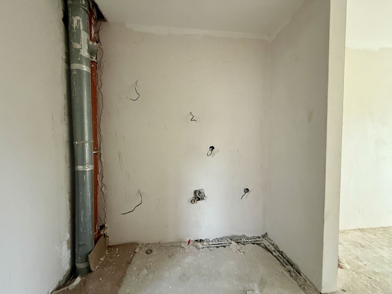 Prostorné studio s výhledem na moře v Sveti Vlas – připravené k dokončení podle vašich představ