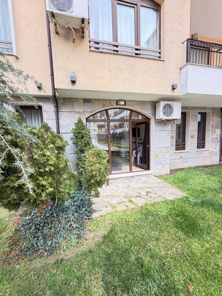 Prostorný byt s dvěma ložnicemi s přímým výstupem do vlastní zahrady v Sunny Beach – komfort, luxus a útulnost