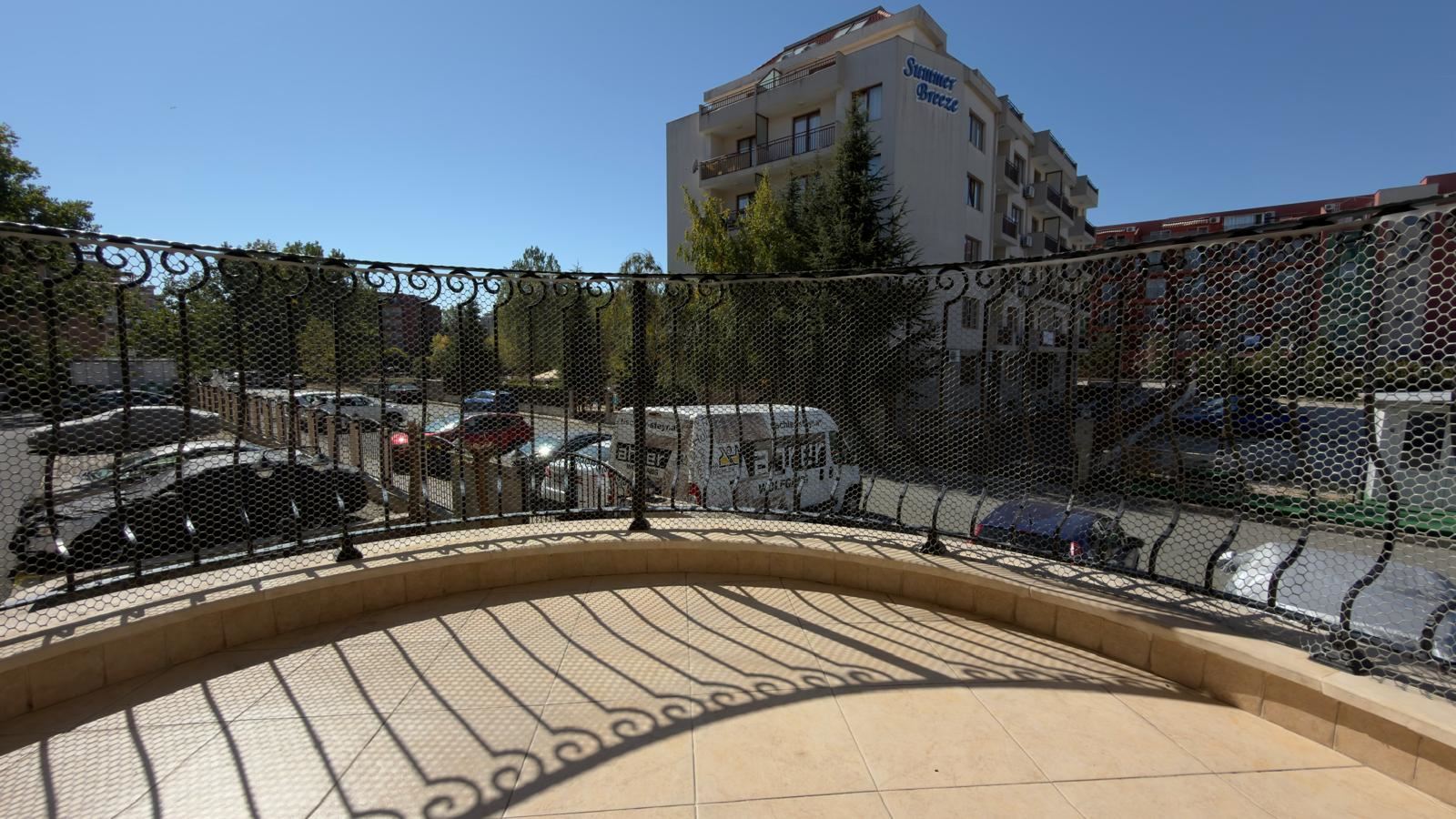 Prostorný apartmán se dvěma ložnicemi v luxusním komplexu v Slunečném pobřeží