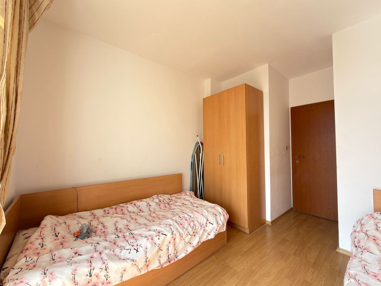 Prostorný čtyřpokojový mezonet s panoramatickými výhledy – komfort a styl v srdci klidu