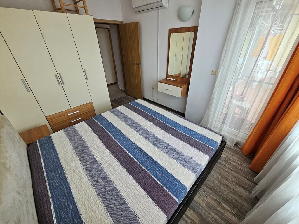 Exkluzivní 2pokojový apartmán s panoramatickým výhledem na bazén ve Slunečném pobřeží
