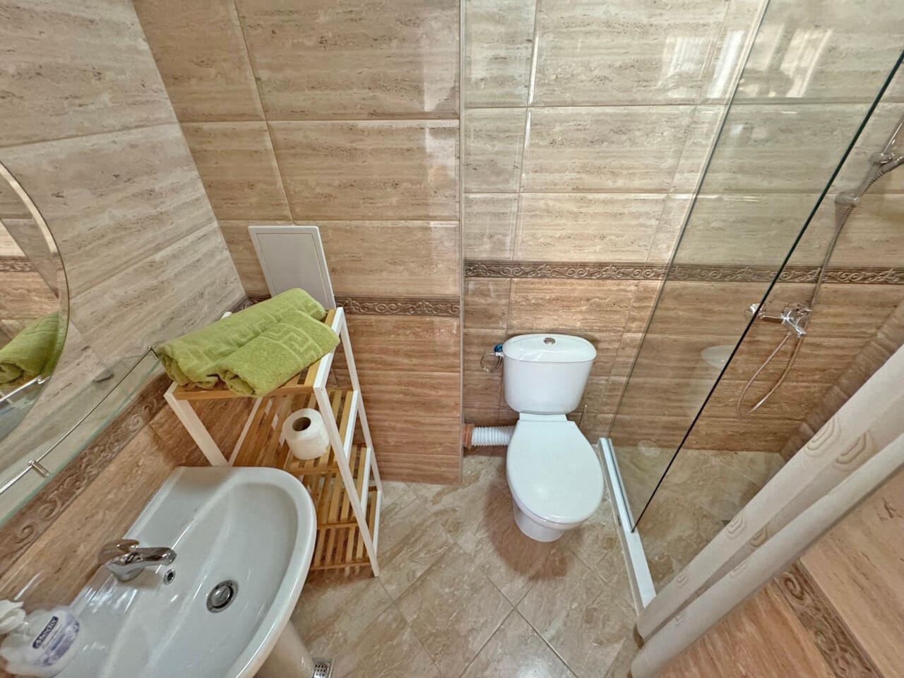 Světlé studio v luxusním komplexu – skvělý komfort u bazénu