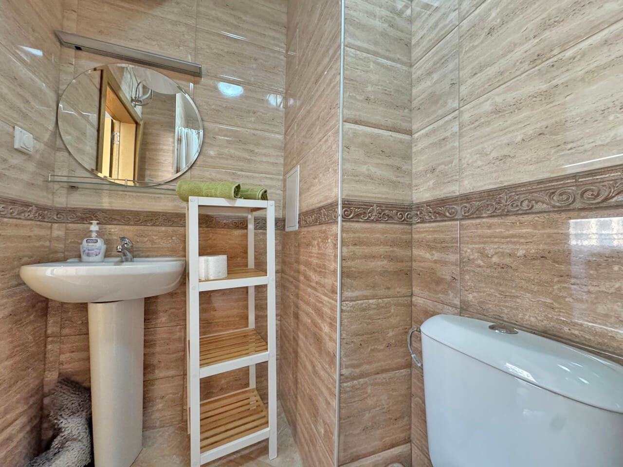 Světlé studio v luxusním komplexu – skvělý komfort u bazénu