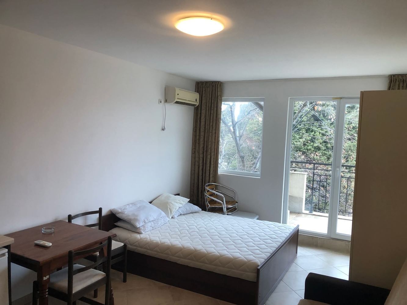 Zařízené studio v Ravadě jen pár kroků od Jižní pláže – bez poplatku za údržbu!