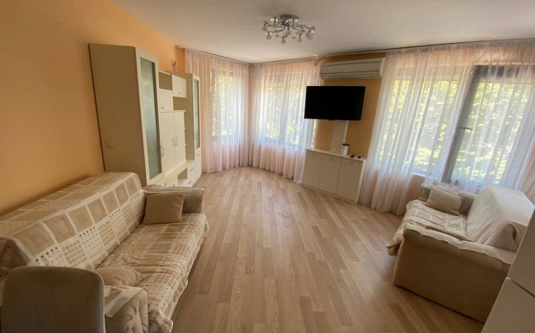 Apartmán se dvěma ložnicemi 50 metrů od pláže v Ravdě – moderní budova, komfort a vynikající poloha