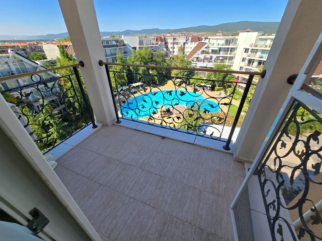 Slunečné pobřeží - Plně zařízený apartmán se dvěma balkony a působivou SPA infrastrukturou