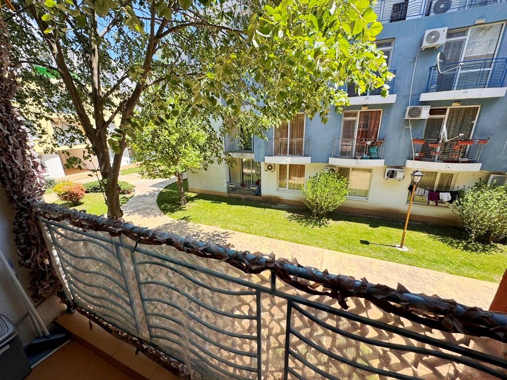 Stylový plně zařízený třípokojový apartmán ve Slunečném pobřeží v komplexu s výborným vybavením