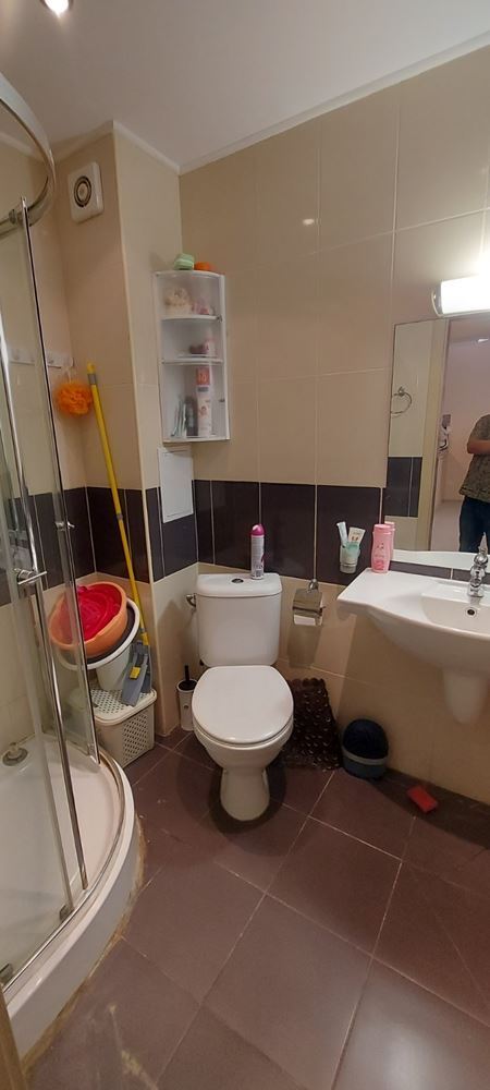 Útulný apartmán u moře s prostornou terasou a nízkým poplatkem za údržbu mezi Slunečným pobřežím a Sveti Vlas