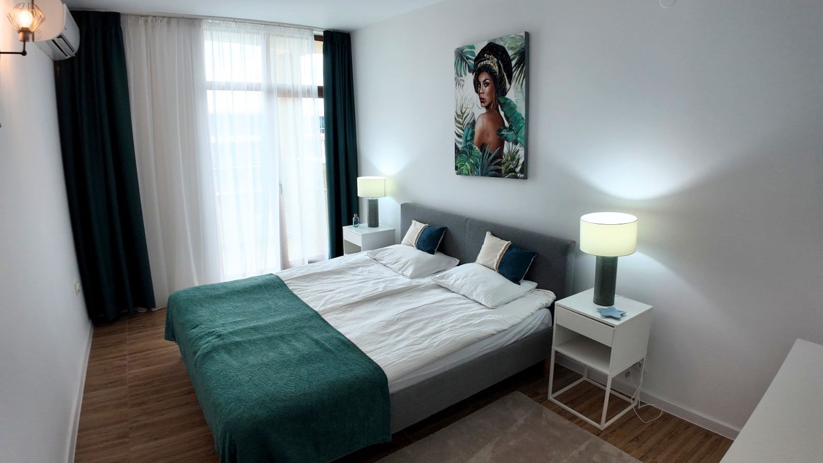 Krásný apartmán se dvěma ložnicemi na Slunečném pobřeží – kompletně zařízený v udržovaném komplexu
