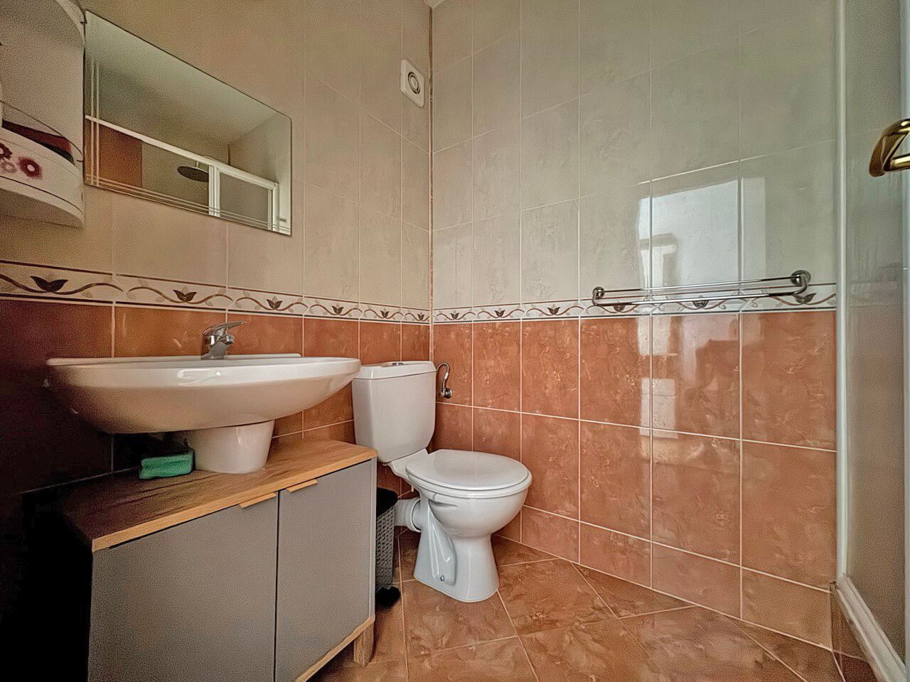 Útulný jednopokojový apartmán s výhledem na bazén na Slunečném pobřeží