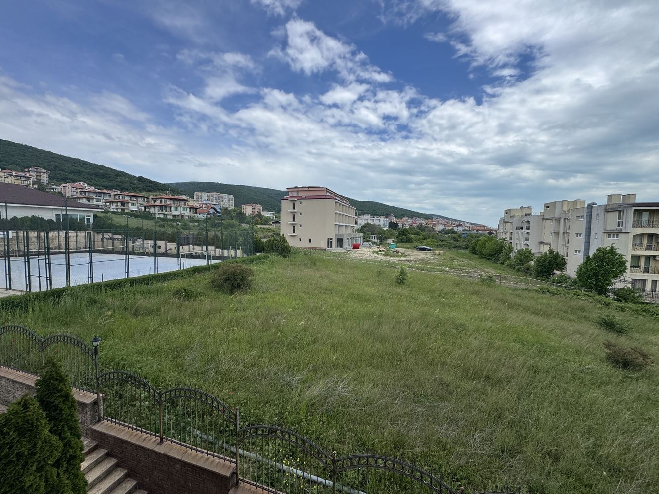Kompaktní studio s panoramatickým výhledem na hory ve Sveti Vlasu – komfort, příroda a vynikající infrastruktura