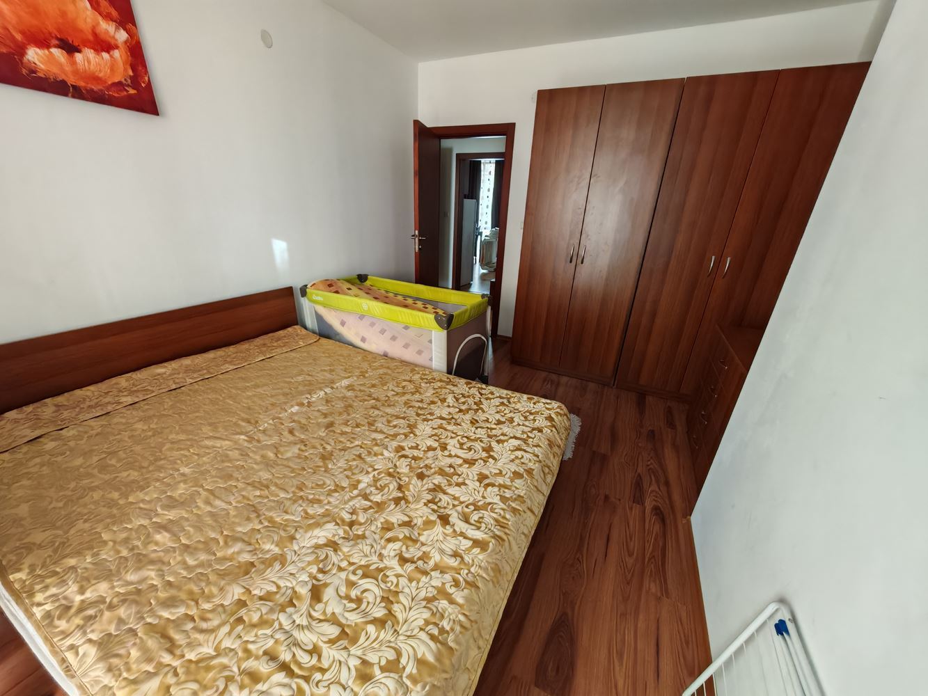 Apartmán se dvěma ložnicemi ve Sveti Vlas s vynikajícím vybavením v uzavřeném komplexu