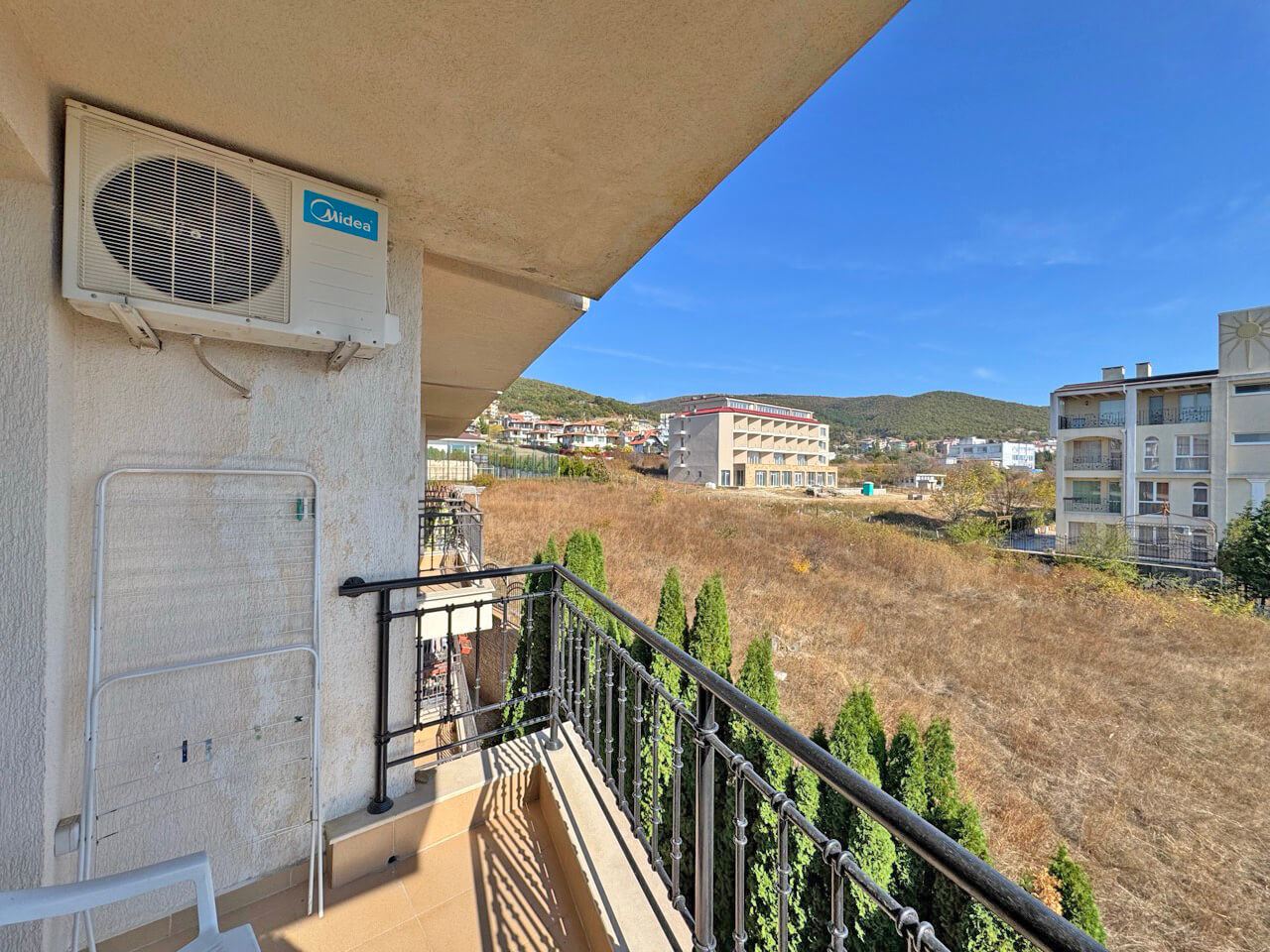 Apartmán s jednou ložnicí a výhledem na moře ve Sveti Vlasu – luxus, bazény a SPA vybavení po celý rok
