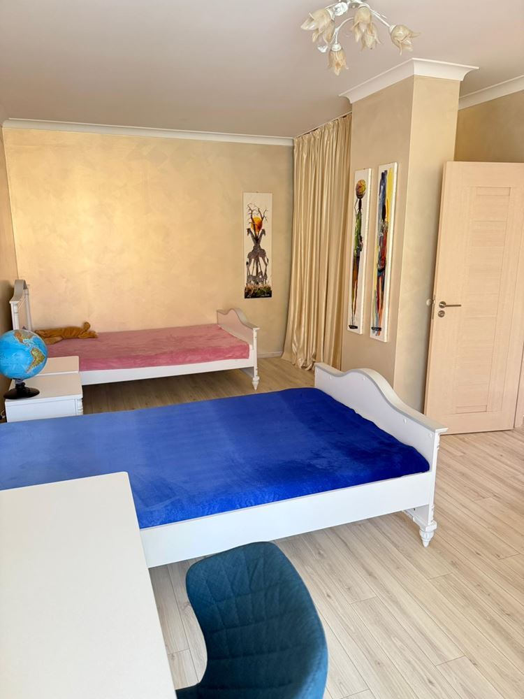 Luxusní mezonet s prostornou verandou a výhledem na bazén ve Sveti Vlas