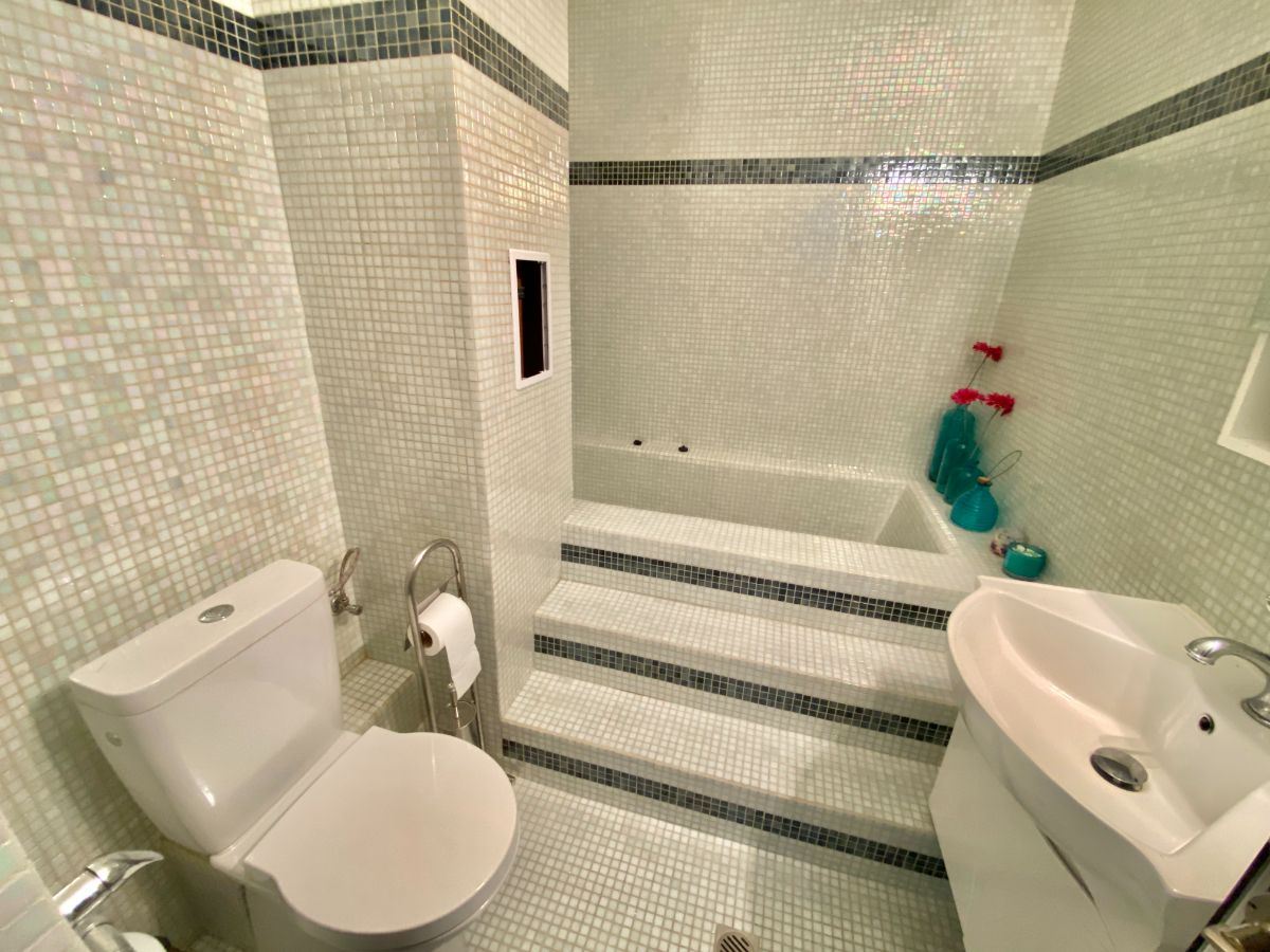 Unikátní mezonetový apartmán v prémiovém komplexu ve městě Nesebar