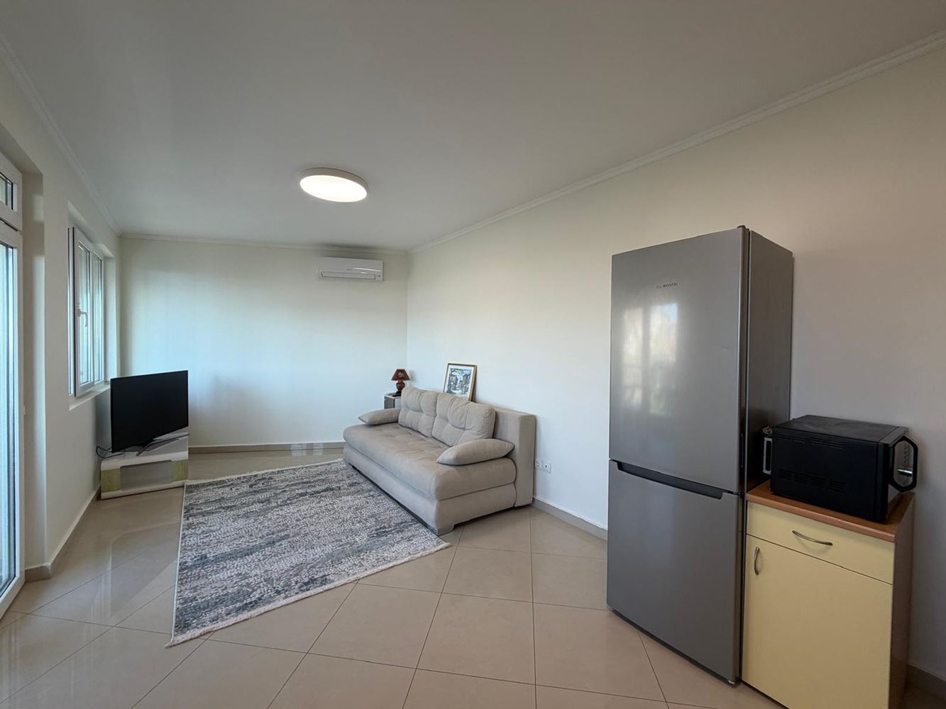 Mořské pohodlí a útulnost ve Sveti Vlas – apartmán s jednou ložnicí připravený k nastěhování nebo investici