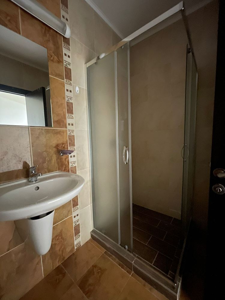 Stylový třípokojový apartmán v přízemí s výhledem na bazén – pouze 300 metrů od moře v Nesebaru