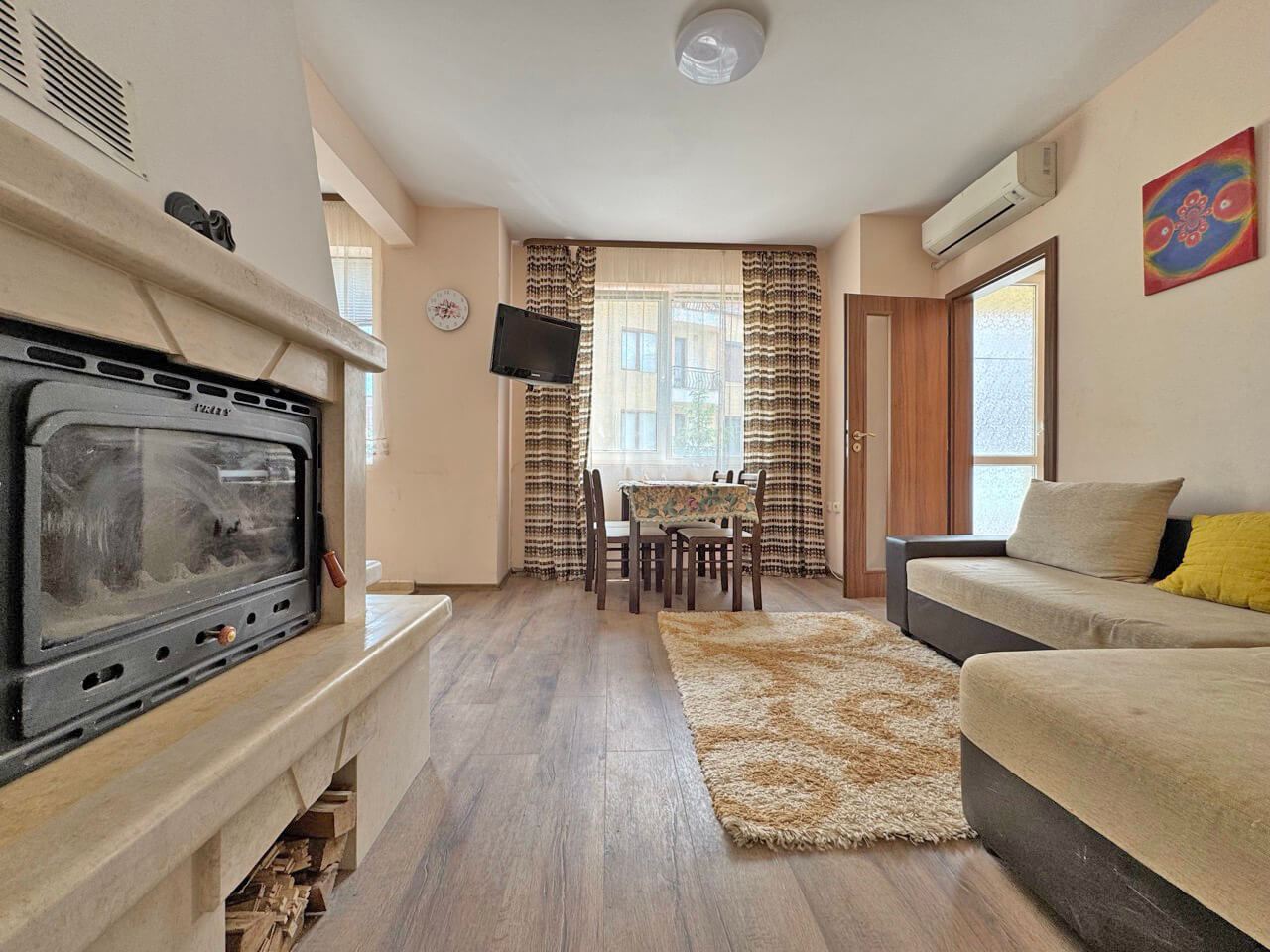 Prostorný apartmán se třemi ložnicemi pro celoroční bydlení ve čtvrti Černo More v Nesebaru