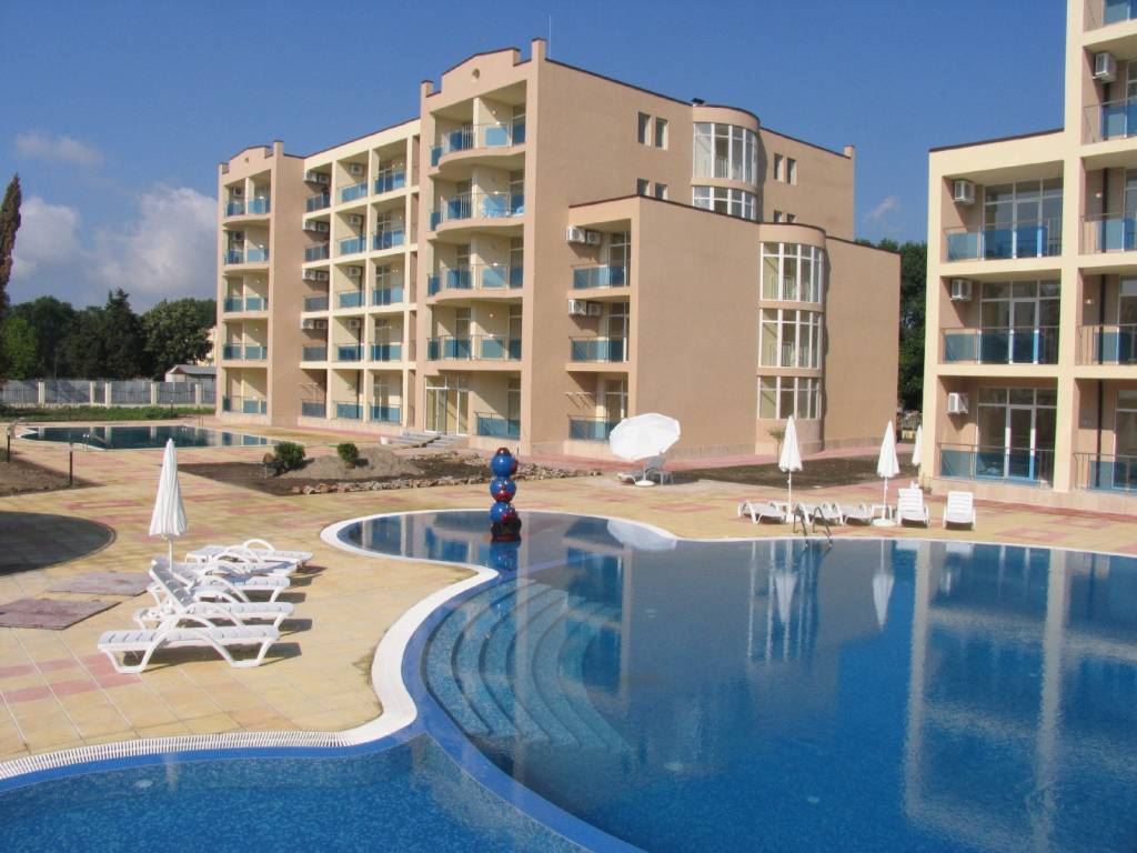 Slunečný Breg – Prostorné studio s výhledem na bazén, 300 m od pláže