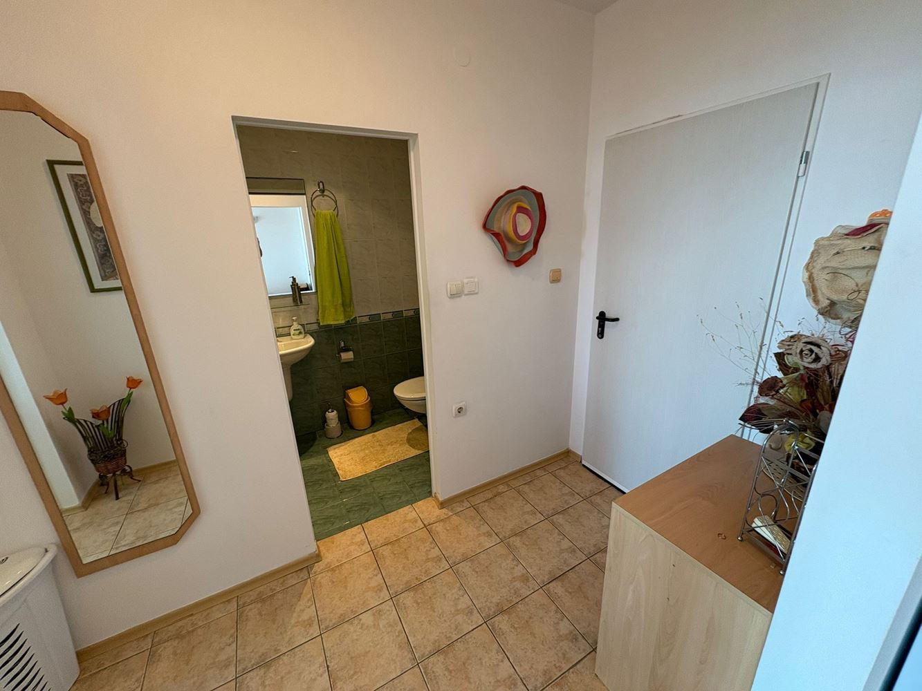2pokojový apartmán s přímým výhledem na moře ve Svatém Vlasu – komfort, klid a resortový životní styl
