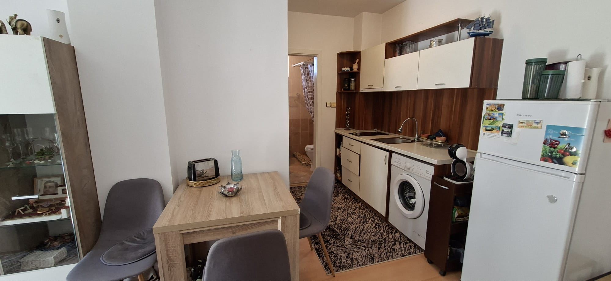 Prostorný a světlý byt s jednou ložnicí v udržovaném komplexu poblíž Slunečného pobřeží