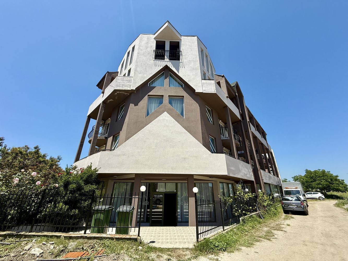 Praktické studio bez poplatku za údržbu v Ravda – vynikající volba pro celoroční bydlení nebo investici