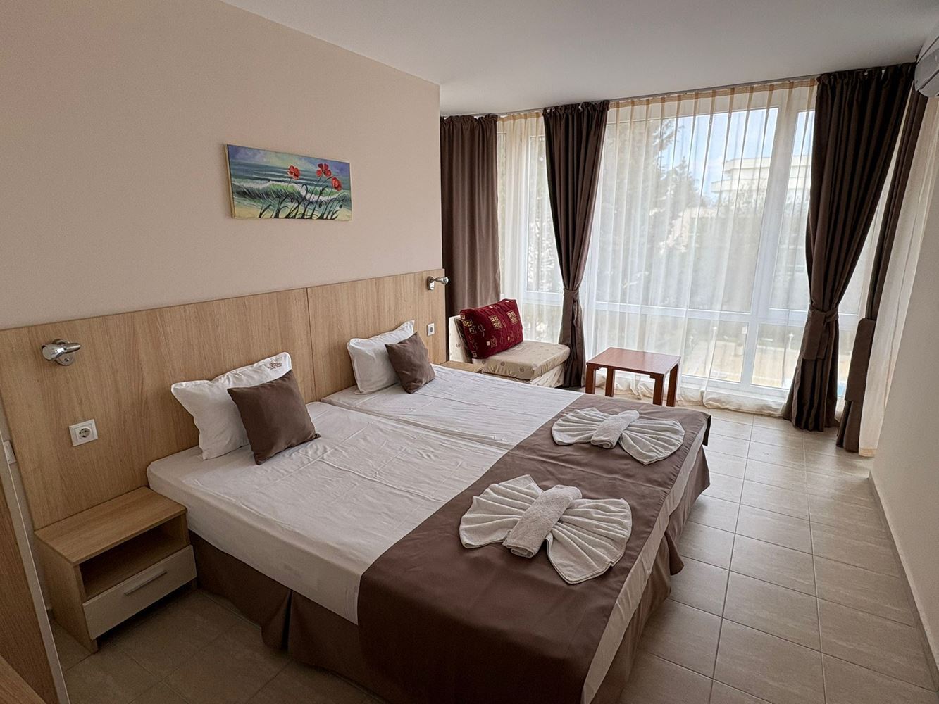  Apartmán se dvěma ložnicemi 300 metrů od pláže v centru Slunečného pobřeží