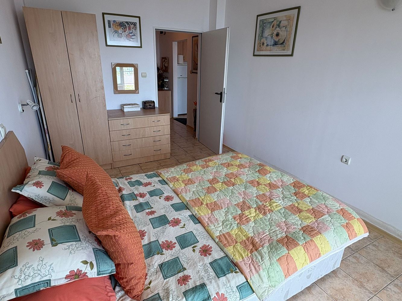 2pokojový apartmán s přímým výhledem na moře ve Svatém Vlasu – komfort, klid a resortový životní styl