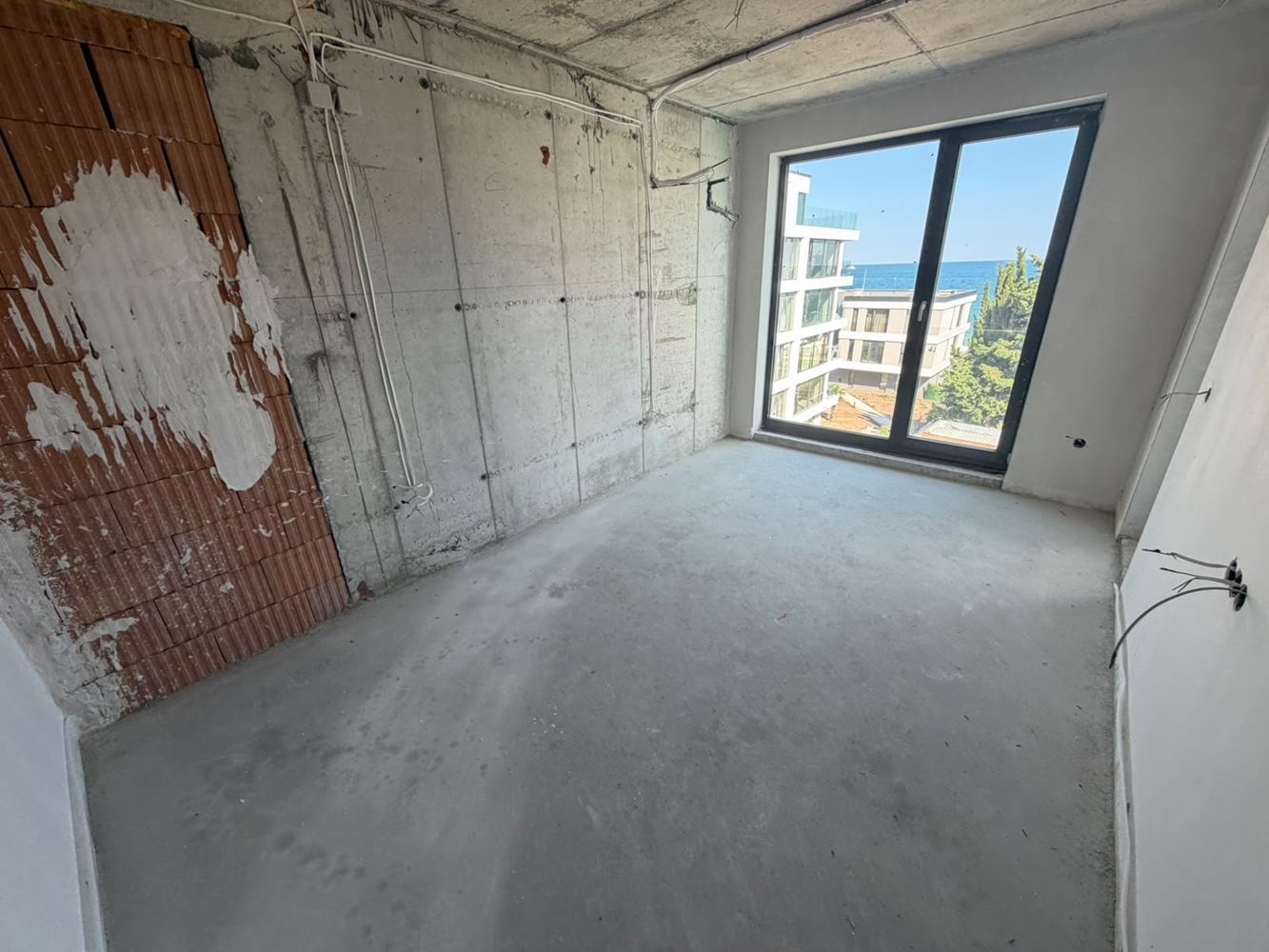 Apartmán s jednou ložnicí s přímým panoramatickým výhledem na moře v Ravdě – prvotřídní komfort a výhled z každého obytného pokoje