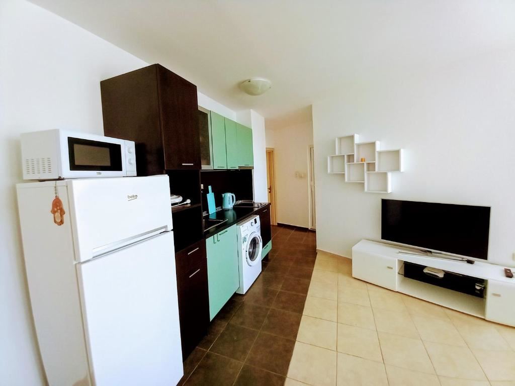 Prostorný apartmán se dvěma ložnicemi a panoramatickým výhledem na moře ve Svatém Vlasu – komfort, klid a výborná lokalita