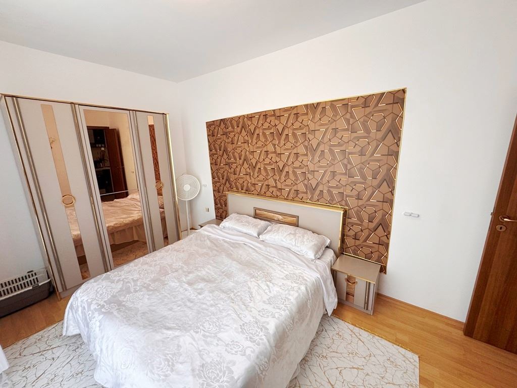 Stylový plně zařízený třípokojový apartmán ve Slunečném pobřeží v komplexu s výborným vybavením